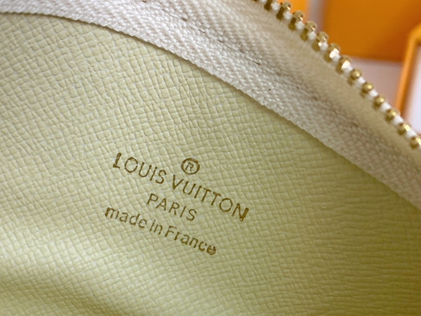 LVコピーウォレット角部分ディテール